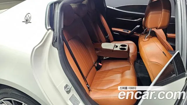 Maserati Ghibli 2018 thumb 6