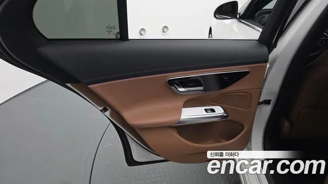 Mercedes-Benz E-Class 2024 thumb 11