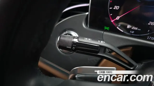 Mercedes-Benz E-Class 2024 thumb 12