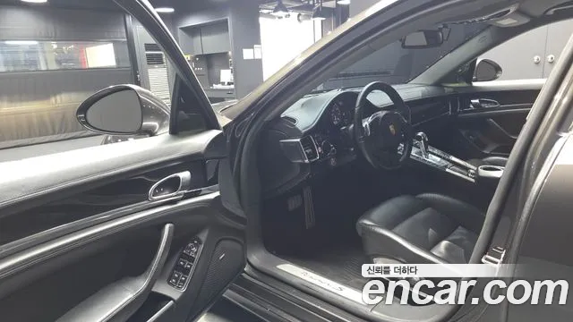 Porsche Panamera 2014 thumb 9