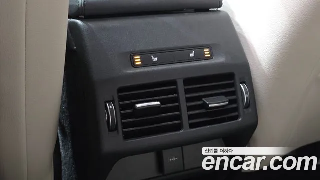 Land Rover Discovery Sport 2022 thumb 10