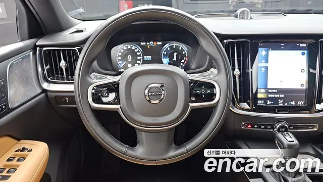 Volvo V60 Cross Country 2019 thumb 9