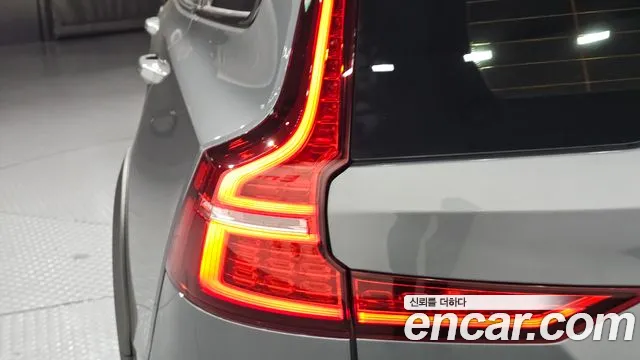 Volvo V60 Cross Country 2019 thumb 6