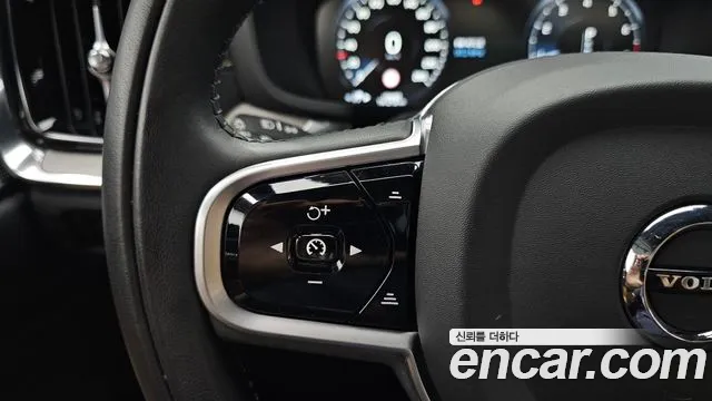 Volvo V60 Cross Country 2019 thumb 12