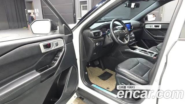 Ford Explorer 2020 thumb 12
