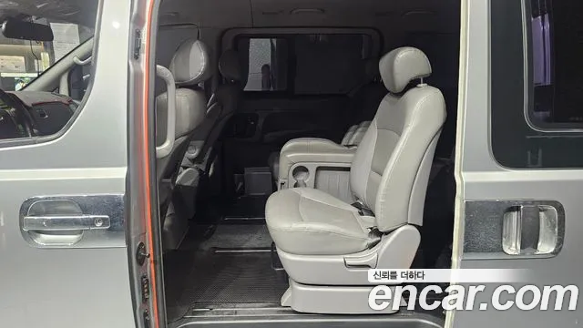Hyundai Staria 2013 thumb 9