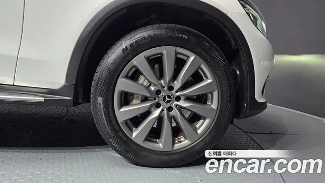 Mercedes-Benz GLC 2019 thumb 3