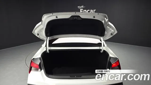Hyundai Elantra 2025 thumb 5