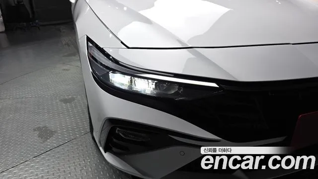Hyundai Elantra 2025 thumb 3