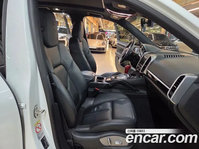 Porsche Cayenne 2013 thumb 9