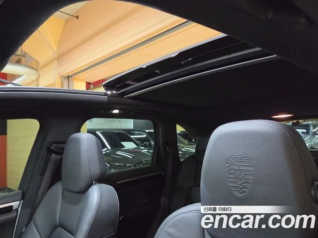 Porsche Cayenne 2013 thumb 11