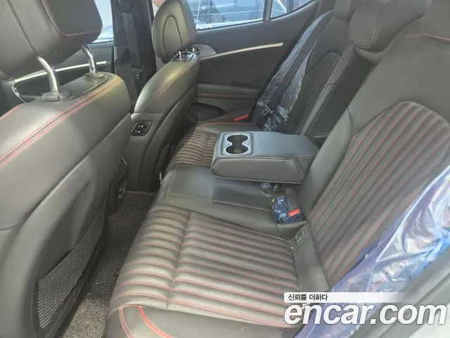 Genesis G70 2019 thumb 12