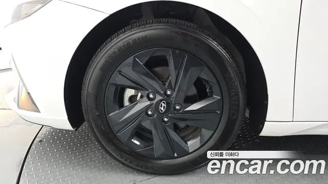 Hyundai Elantra 2023 thumb 4