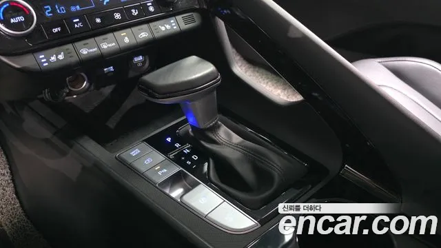 Hyundai Elantra 2023 thumb 3