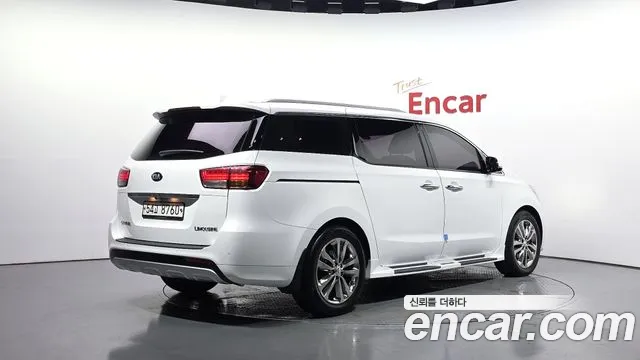 Kia Carnival 2017 thumb 5