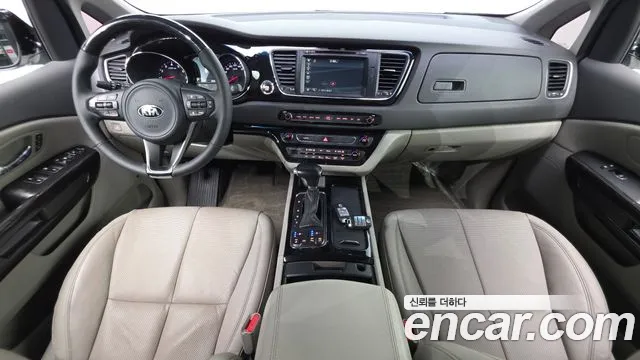Kia Carnival 2017 thumb 3