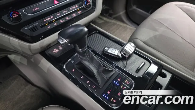 Kia Carnival 2017 thumb 11
