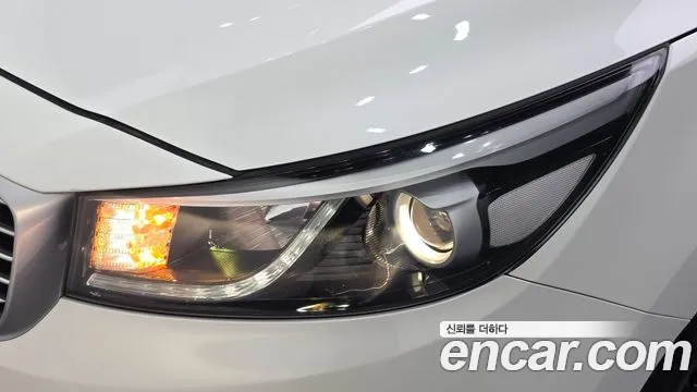 Kia Carnival 2017 thumb 8