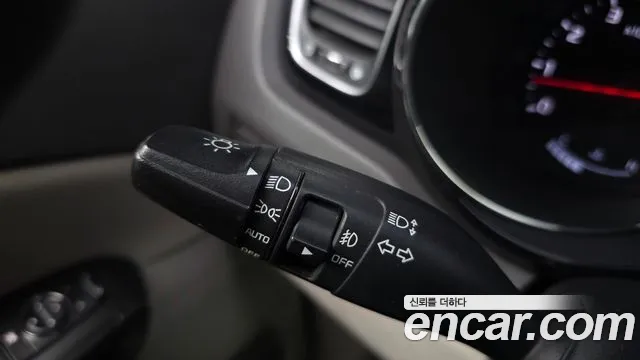Kia Carnival 2017 thumb 7
