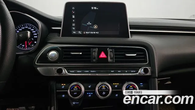 Genesis G70 2019 thumb 3