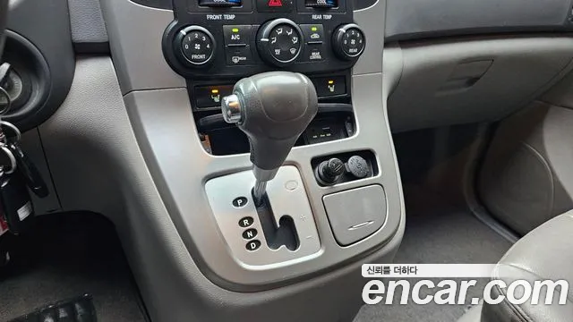 Kia Canival 2012 thumb 3