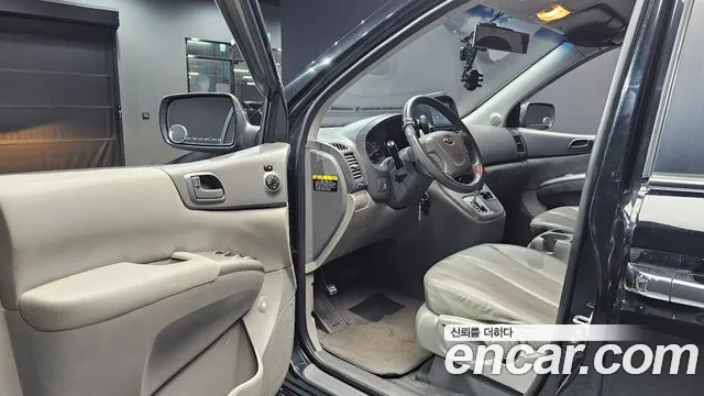 Kia Canival 2012 thumb 4
