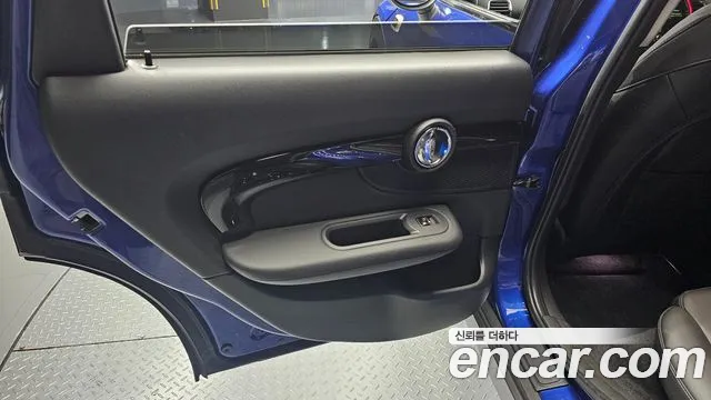Mini Cooper Clubman 2020 thumb 12