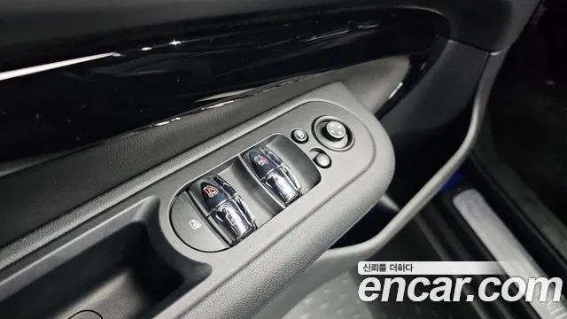 Mini Cooper Clubman 2020 thumb 5