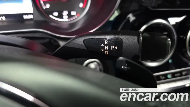 Mercedes-Benz C-Class 2017 thumb 11