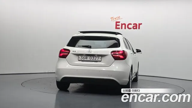 Mercedes-Benz A-Class 2016 thumb 9