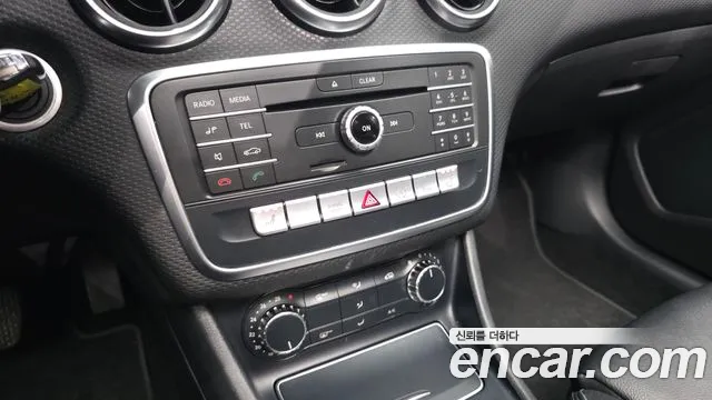 Mercedes-Benz A-Class 2016 thumb 6