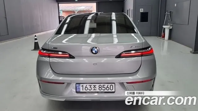 BMW 7 серии 2023 thumb 11