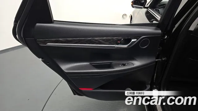 Hyundai Grandeur 2017 thumb 10