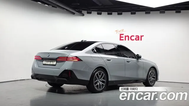 BMW 5 серии 2025 thumb 11