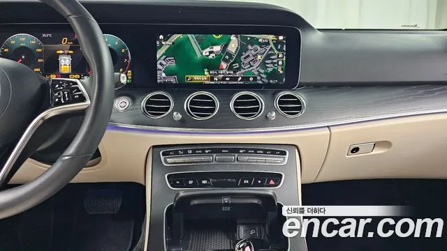 Mercedes-Benz E-Class 2023 thumb 5