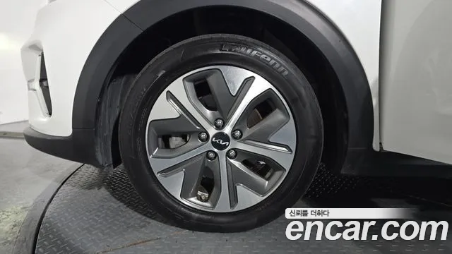 Kia Niro Plus 2022 thumb 8