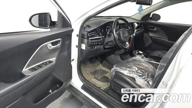 Kia Niro Plus 2022 thumb 6