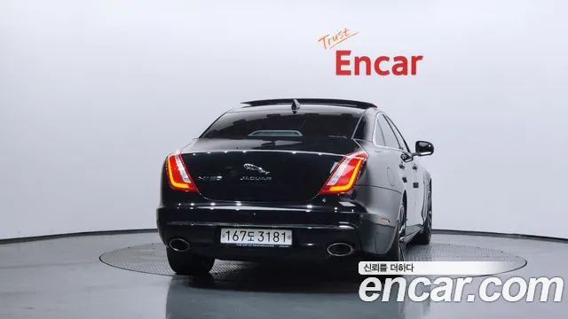 Jaguar XJ 2019 thumb 5