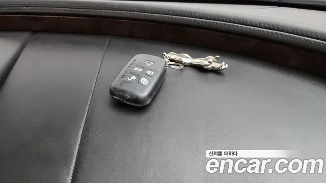 Jaguar XJ 2019 thumb 6