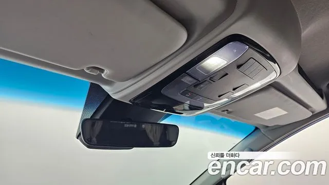 Hyundai Staria 2021 thumb 2