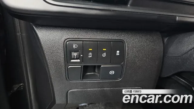 Hyundai Staria 2021 thumb 6