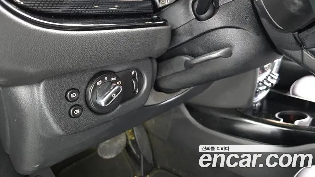 Mini Cooper Clubman 2018 thumb 5
