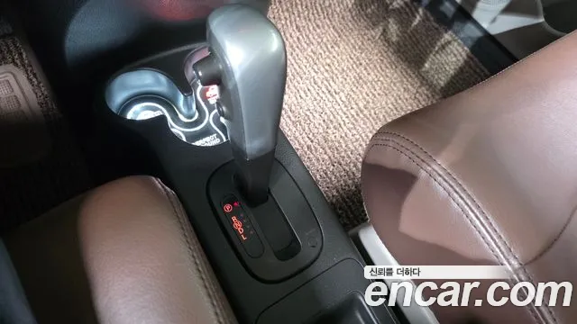 Nissan Cube 2014 thumb 9