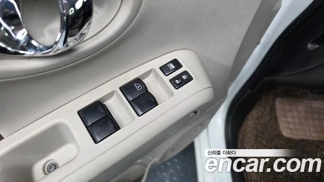 Nissan Cube 2014 thumb 2