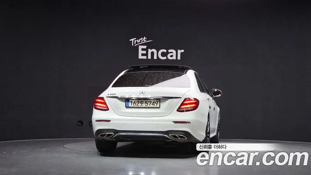 Mercedes-Benz E-Class 2017 thumb 6