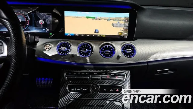 Mercedes-Benz E-Class 2017 thumb 10