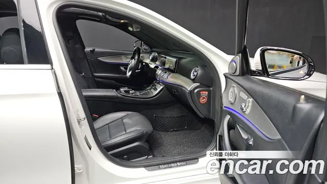 Mercedes-Benz E-Class 2017 thumb 8