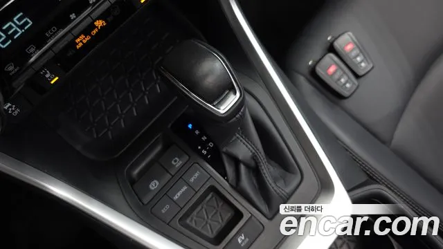 Toyota RAV4 2024 thumb 2