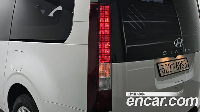 Hyundai Staria 2022 thumb 3