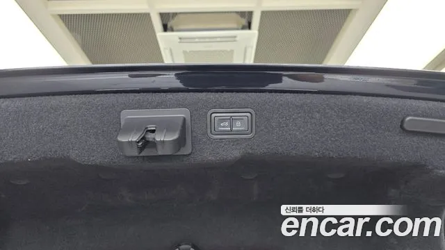 Audi A8 2021 thumb 6